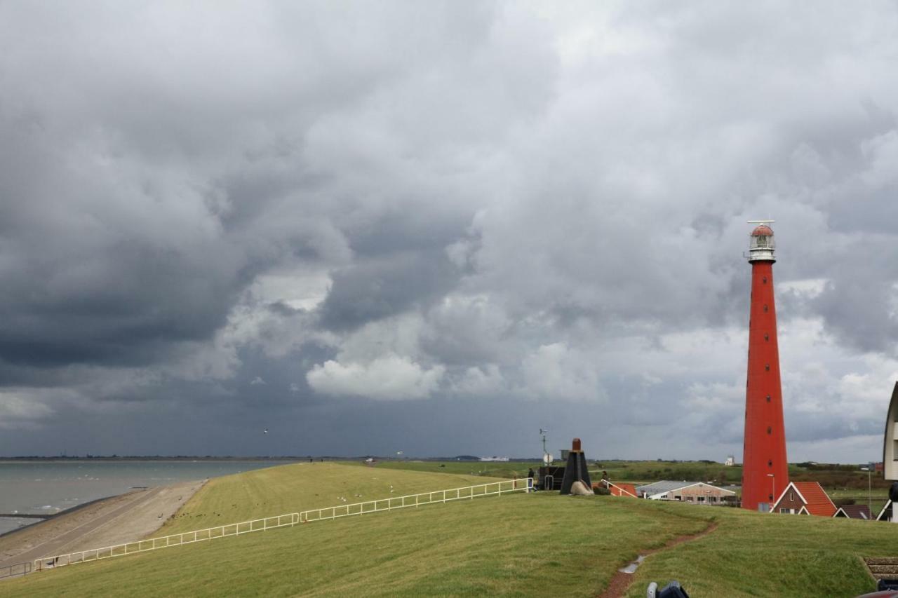 Het Dobbertje, charmant houten huisje Sint Maartensvlotbrug Buitenkant foto
